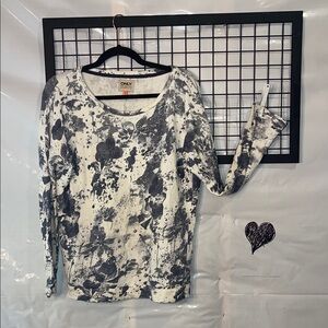 ONLY Abstract Long Sleeve light cotton sweatshirt